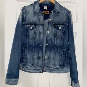 Levis Denim Trucker jacket. Excellent condition